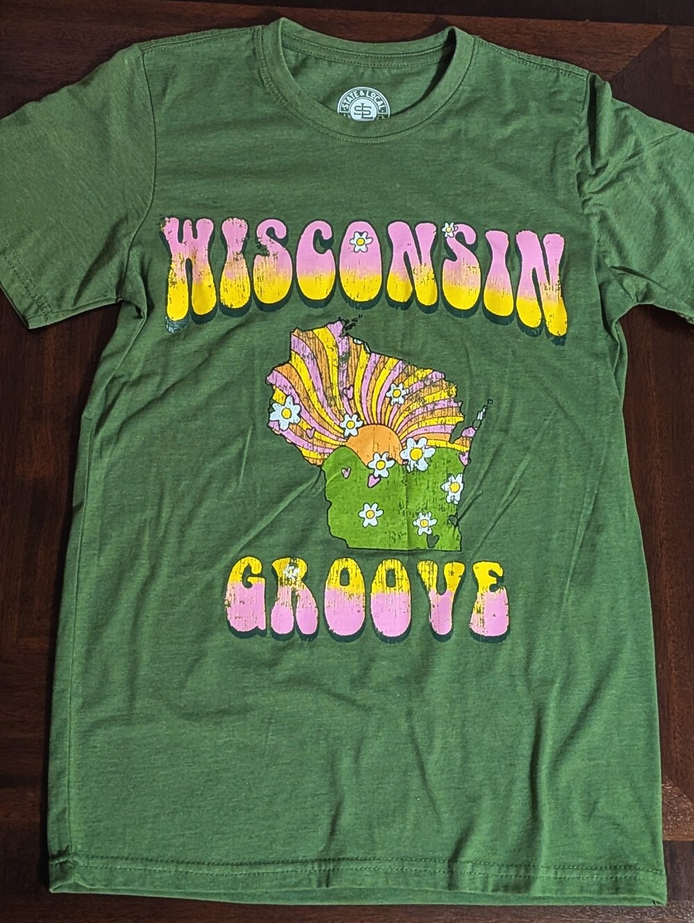 State & Local Threads Co. Women's Tee Shirt Wisconsin Groove Size Small